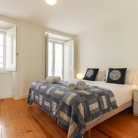 Principe Real T.m. Flat Charming View Апартаменти *
